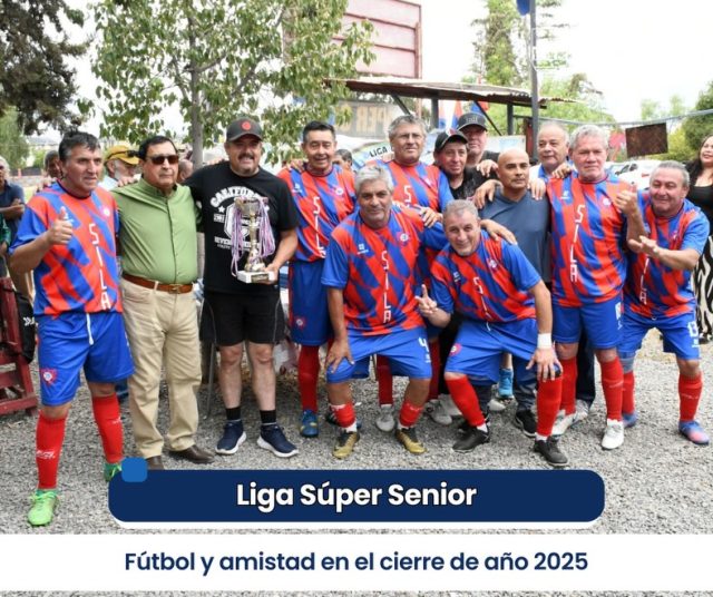 La Liga Super Senior 50 cerró el 2025 con puro fútbol y buena onda ⚽ Amistad dentro y fuera de la cancha que seguirá brillando en 2026 🙌🔥
¡Nos vemos en la próxima temporada! 👋💚
#LosAndes #SuperSenior #Deporte #Participación
