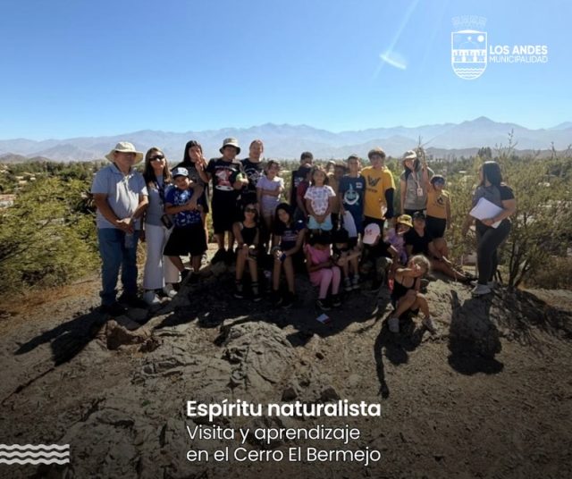 Exploradores en acción 🌿 Niños y niñas del Programa 4 a 7 de la Escuela José Miguel Carrera vivieron una jornada como “Naturalistas por un Día” junto a la Dirección de Medio Ambiente. Recorrieron el cerro El Bermejo y descubrieron un nuevo rincón de nuestra ciudad 🏞️✨