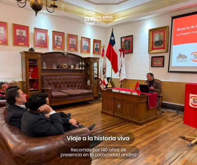Una invitación a mirar el pasado para comprender el presente. 🚒 La charla por los 140 años de la Bomba Andes, impartida por el Dr. Abel Cortez, nos llevó por los hitos, recuerdos y la historia de una institución que forma parte del corazón de Los Andes.❤️
