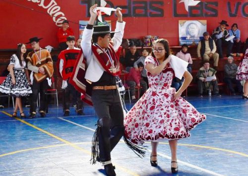 Escolares de Los Andes volvieron a deleitar al público en Campeonato Comunal de Cueca