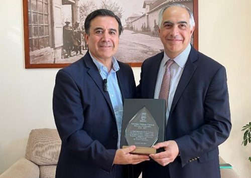 Los Andes reconoce a Francisco Chahuán por su labor como senador