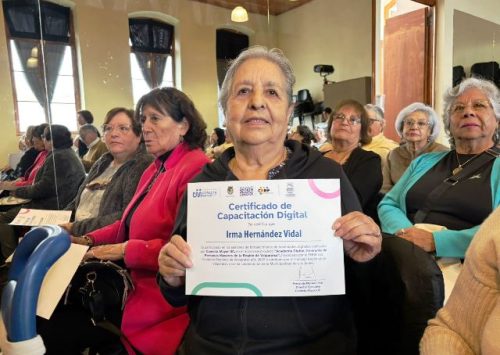 Más de 100 personas mayores finalizaron exitosamente taller de empoderamiento en Los Andes