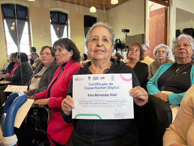 Más de 100 personas mayores finalizaron exitosamente taller de empoderamiento en Los Andes