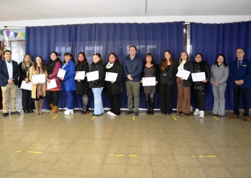 SENDA Previene certifica a apoderados del Liceo Mixto